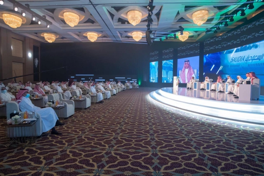 حضور المؤتمر الصحفي 