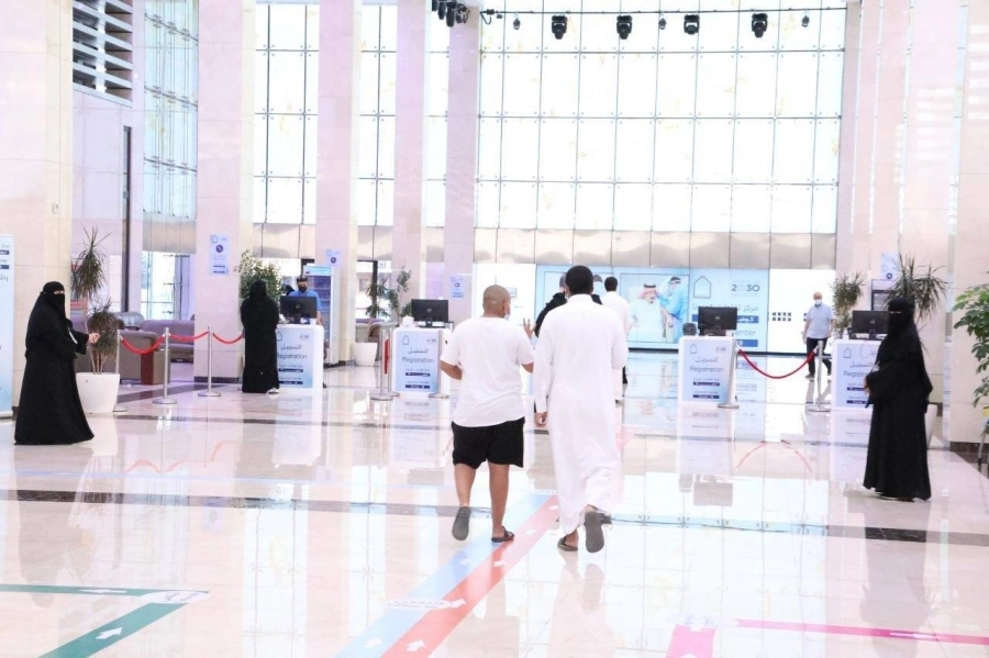 






أحد مراكز لقاحات كورونا                                                                                 (مكة)