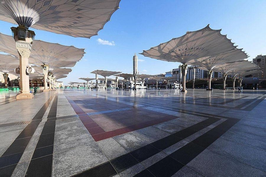 






مراوح الرذاذ بساحات المسجد النبوي                                                      (مكة)