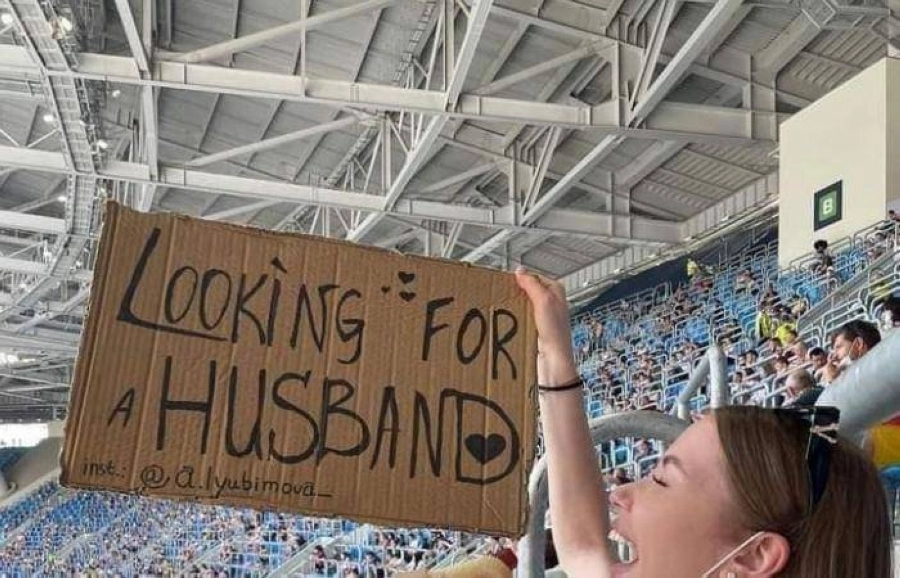 






المشجعة الروسية الباحثة عن الزواج