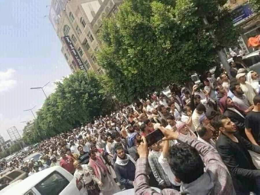 جانب من تشييع جثمان مفتي اليمن                   (مكة)