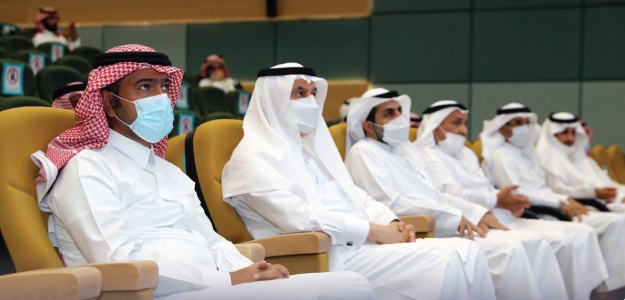 الفضللي والحقيل أثناء إطلاق المبادرة (المياه الوطنية)