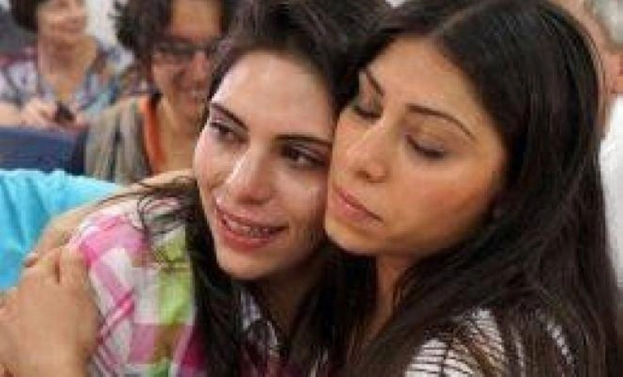 سهى الجرار مع والدتها في صورة أرشيفية (مكة)