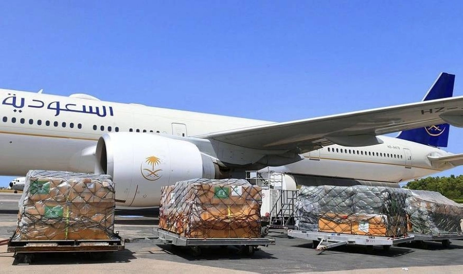 وصول الطائرة الإغاثية الثالثة إلى تونس ضمن الجسر الجوي السعودي