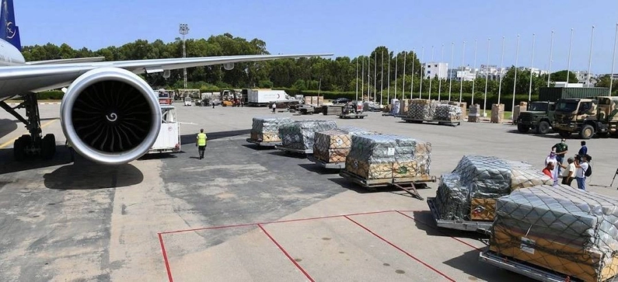 وصول الطائرة الإغاثية الثالثة إلى تونس ضمن الجسر الجوي السعودي