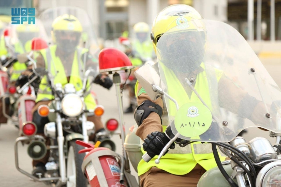 من تجهيزات الدفاع المدني                                          (مكة)