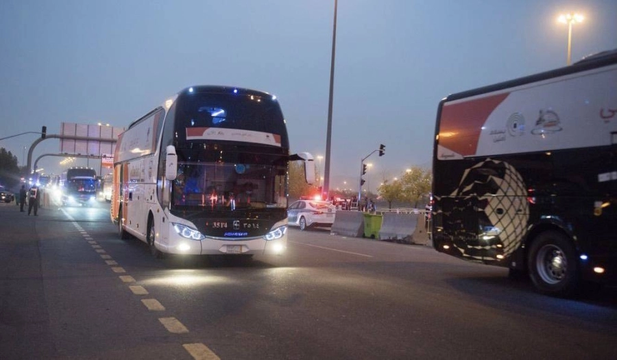 ضيوف الرحمن ينفرون إلى مزدلفة بعد أن منّ الله عليهم بالوقوف على صعيد عرفات (واس)