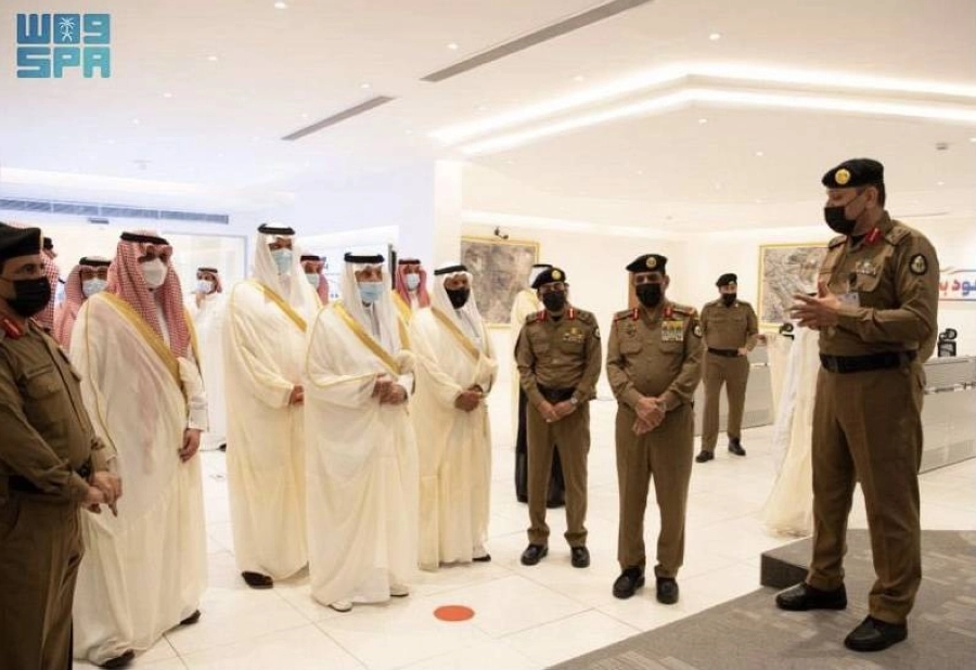 خالد الفيصل يتفقد عدداً من المواقع بمشعر منى