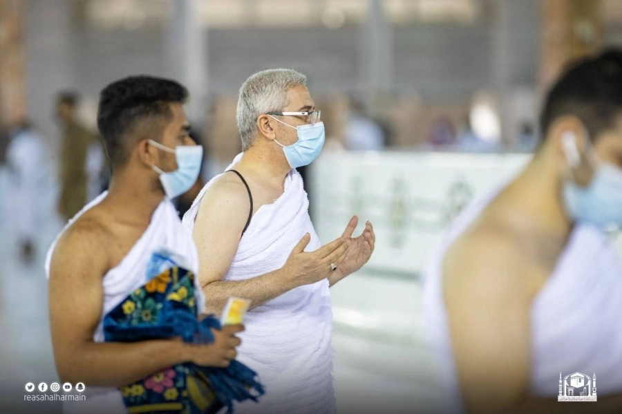 أول فوج من المعتمرين بعد موسم الحج (مكة) 