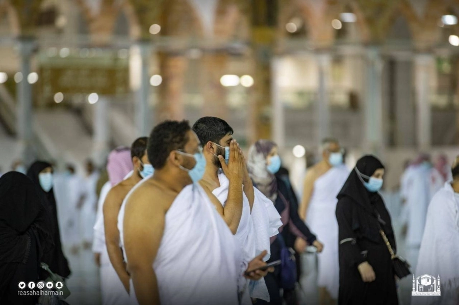 أول فوج من المعتمرين بعد موسم الحج (مكة) 