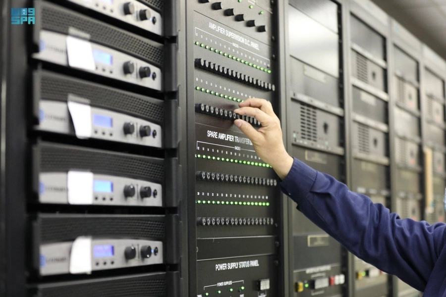 






غرفة التحكم بالنظام الصوتي                              (مكة)