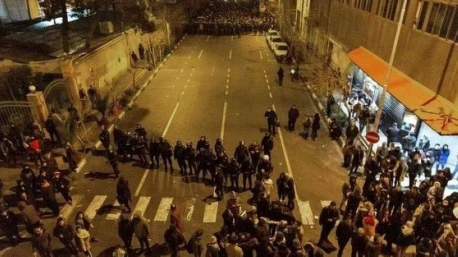 مظاهرات في منطقة خوزستان الإيرانية   (مكة)