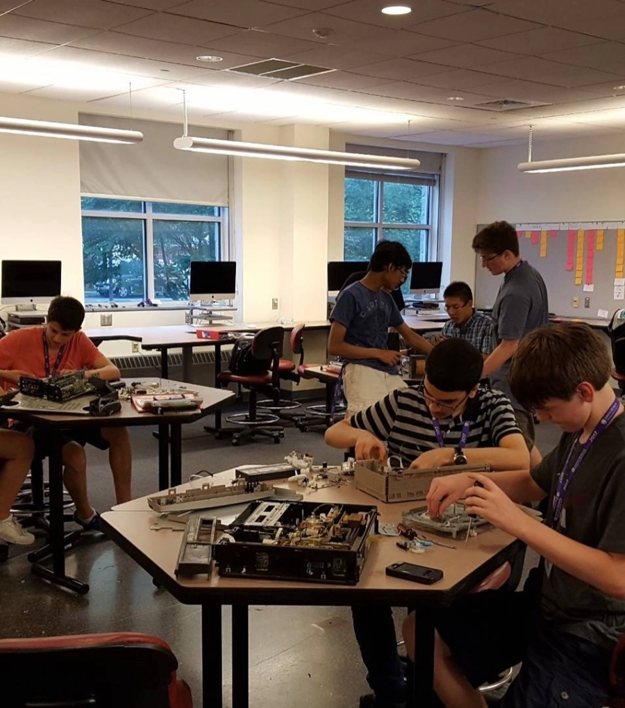 "موهبة": 105 طلبة موهوبين "سفراء" في أعرق جامعات العالم