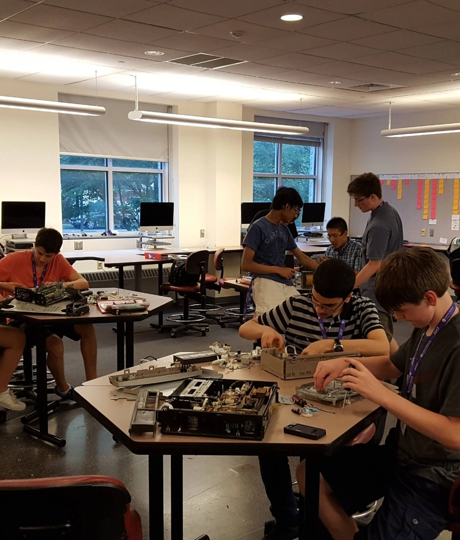 من مشاركات الطلاب الموهوبين (مكة)