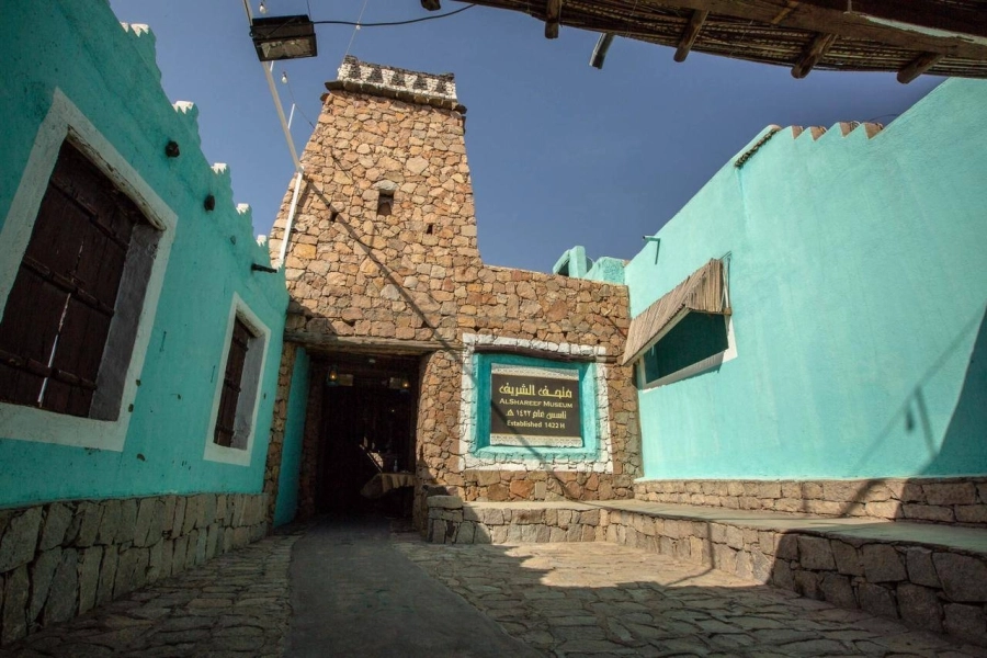 طائف الورد.. عراقة التاريخ وسحر الطبيعة