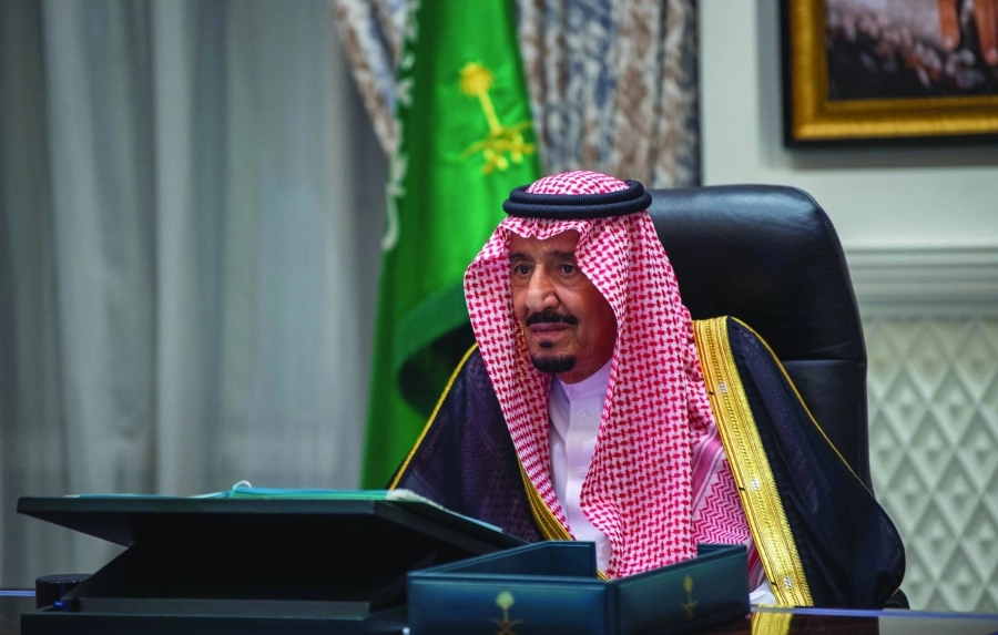 الملك سلمان خلال ترؤسه جلسة مجلس الوزراء عبر الاتصال المرئي                         (واس)     