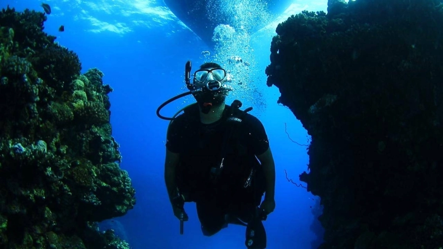 شواطئ ينبع الساحرة نقطة جذب رائعة لهواة الأنشطة والرياضات البحرية في "صيف السعودية"