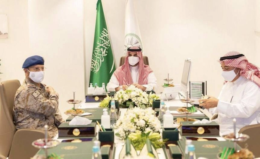 نائب وزير الدفاع يزور رئاسة هيئة الأركان العامة وقيادة القوات المشتركة ويلتقي بمنسوبيها بوزارة الدفاع