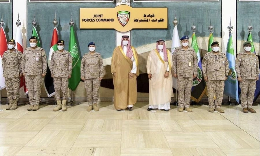 نائب وزير الدفاع يزور رئاسة هيئة الأركان العامة وقيادة القوات المشتركة ويلتقي بمنسوبيها بوزارة الدفاع