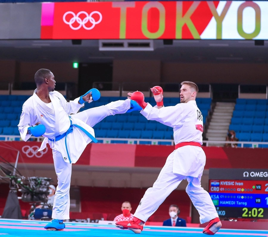 نزاله الأول أمام الكرواتي إيڤان  (مكة)