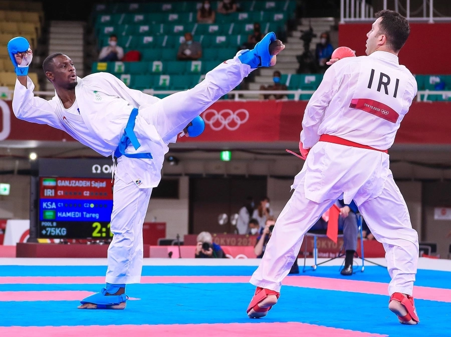 نزاله الثالث أمام الإيراني سجاد قنجزاده   (مكة)