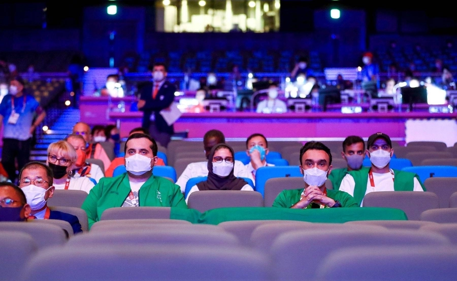 خلال مشاركة آل سليم في رفع الأثقال   (واس)