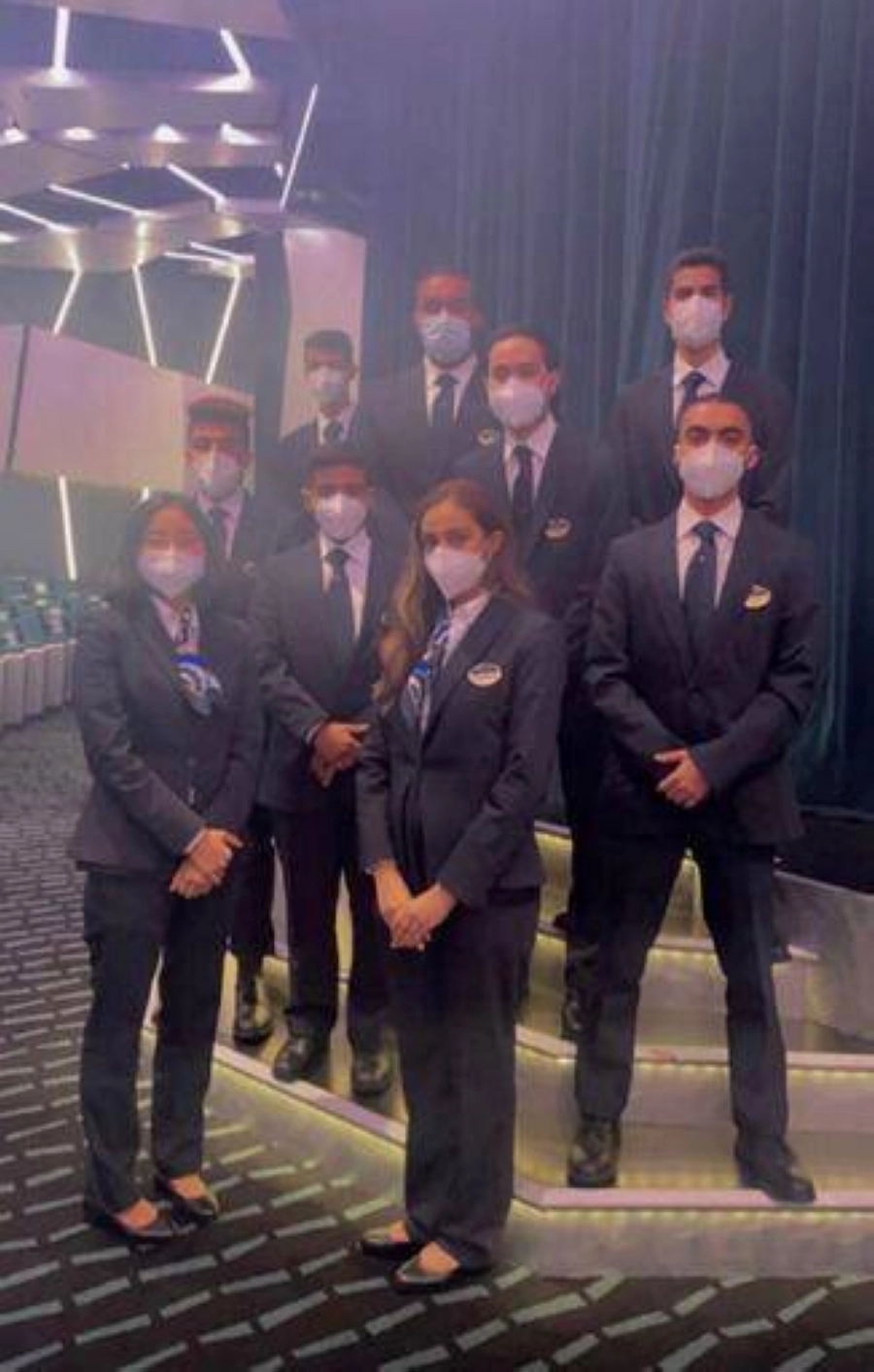 طاقم الكروز