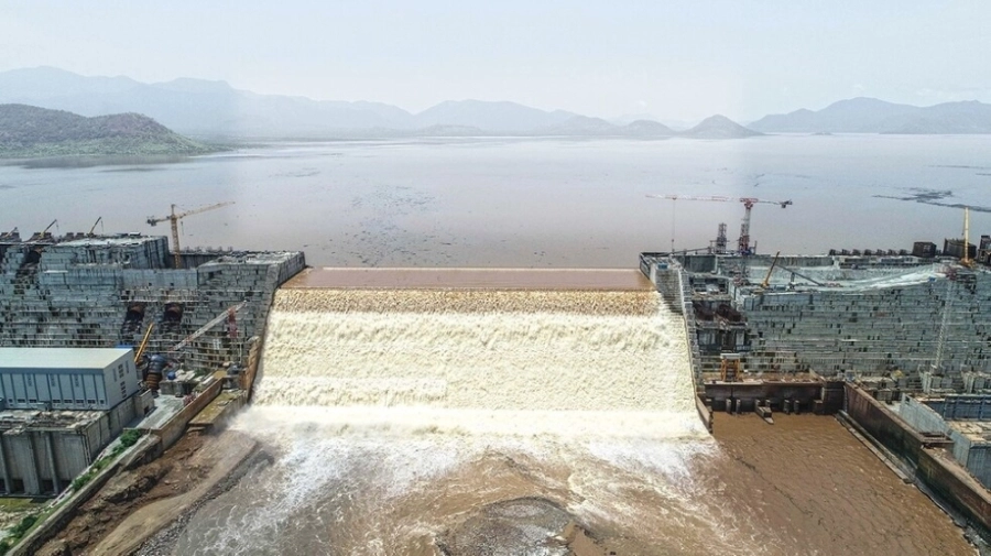 






الملء الثاني للسد تم بهدوء                                                                  (مكة)