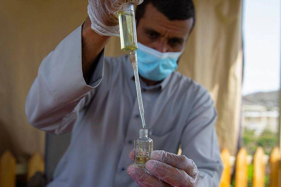 مرحلة استخلاص الزيوت العطرية (واس)