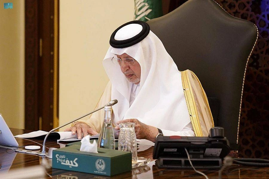 الأمير خالد الفيصل خلال الاجتماع