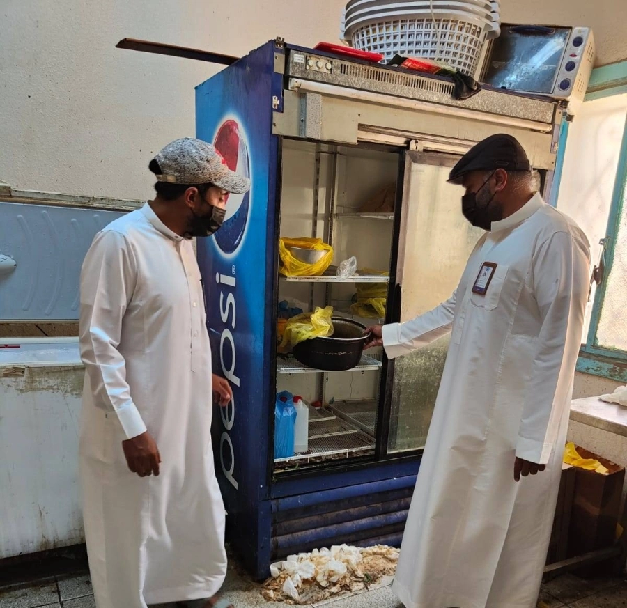 






جانب من الحملة                             (مكة)