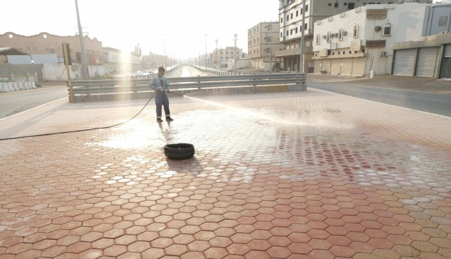 جانب من أعمال النظافة
