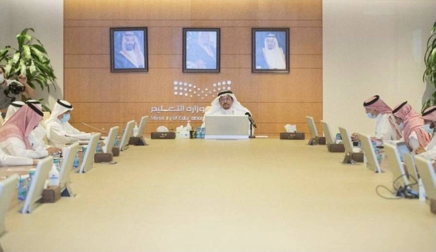 وزير التعليم يعقد اجتماعاً برؤساء الجامعات ويطلع على استعدادات العام الجامعي الجديد (واس)