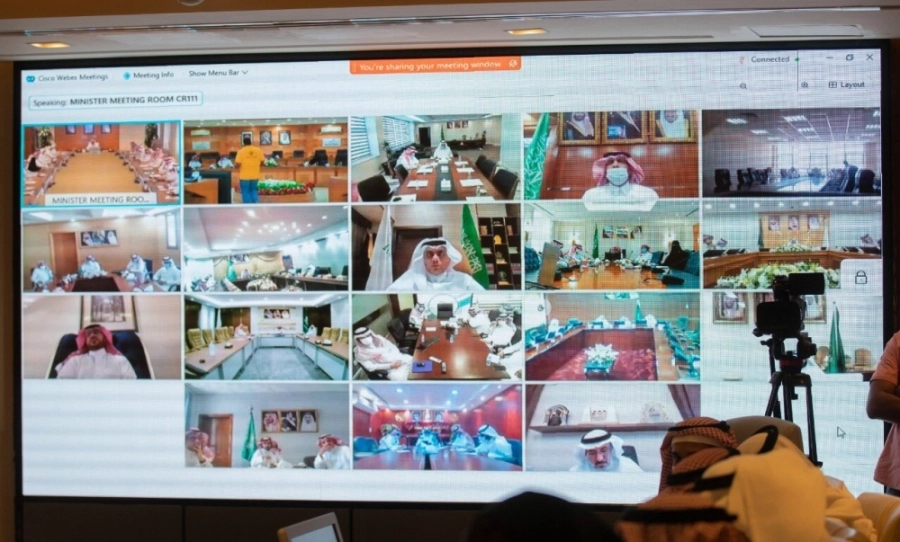 






من اجتماع آل الشيخ بمديري التعليم عن بعد