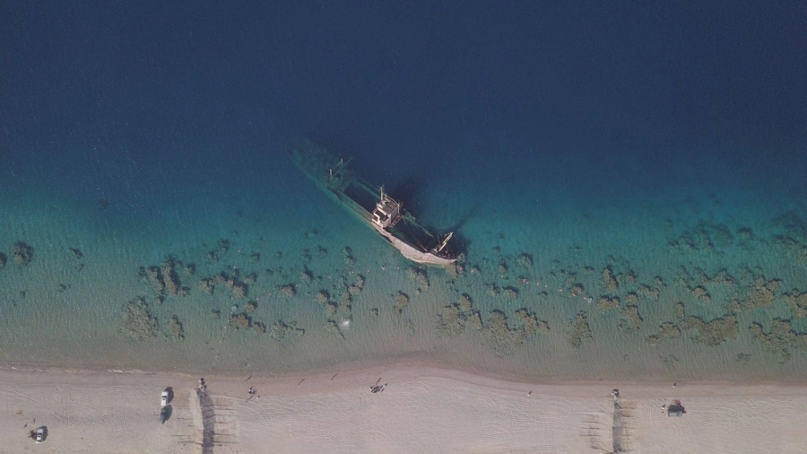 شواطئ تبوك البكر.. مقصد سياحي لمحبي الاسترخاء والهدوء في "صيف السعودية"