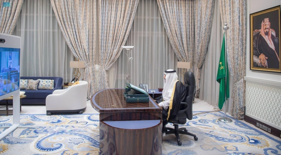 خادم الحرمين مترئسا جلسة مجلس الوزراء عبر الاتصال المرئي                                                                                    (واس)