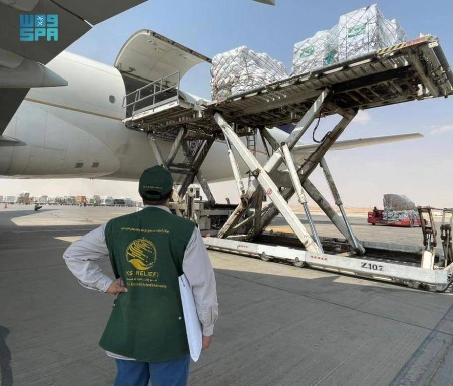 






طلائع الجسر الجوي السعودي في طريقها للجزائر   (واس)