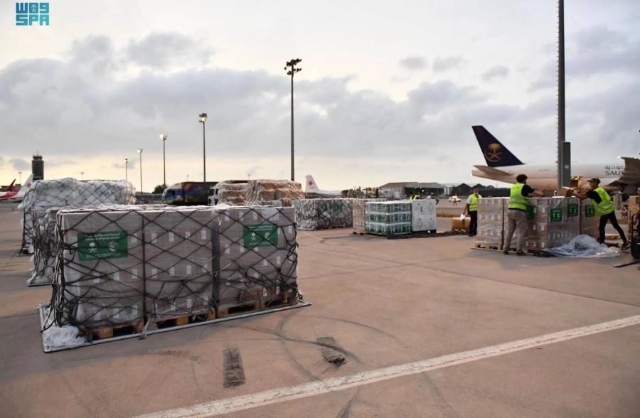 وصول أولى طلائع الجسر الجوي السعودي الإغاثي إلى الجزائر للإسهام في تخفيف الآثار الناجمة عن الحرائق (واس)