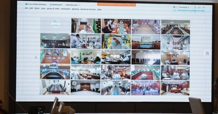  وزير التعليم خلال الاجتماع مع مديري التعليم استعداداً لبداية العام الدراسي يوم غدٍ الأحد