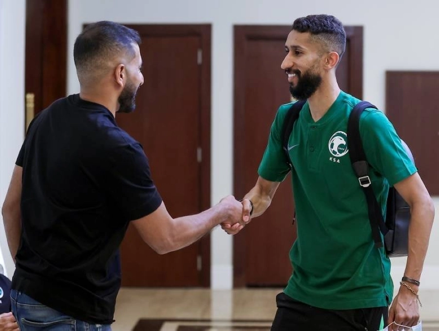 سلمان الفرج لحظة وصوله مقر المعسكر 