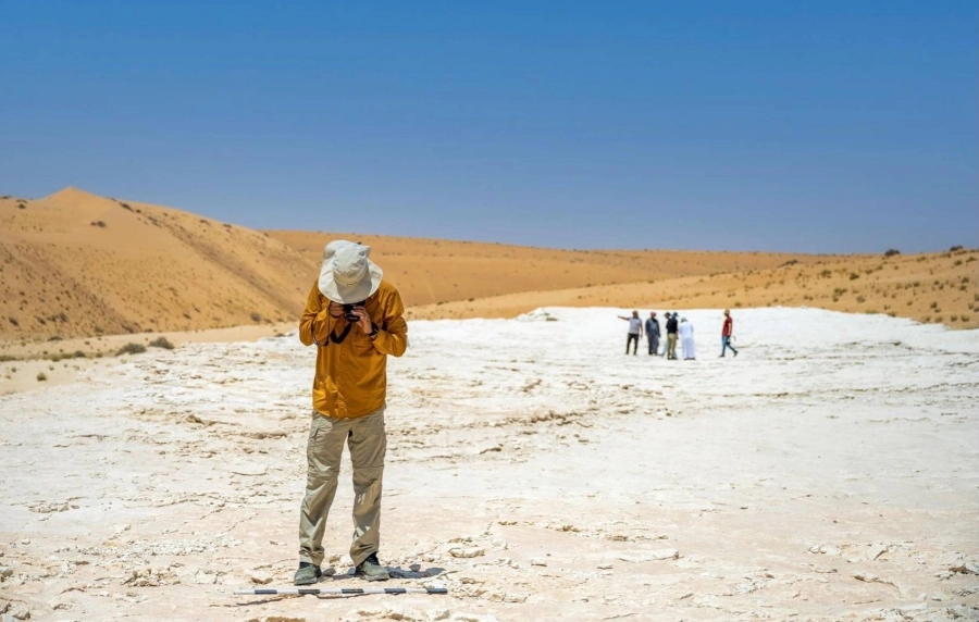 هيئة التراث تعلن اكتشاف دلائل لهجرات بشرية مبكرة من قارة أفريقيا إلى شمال الجزيرة العربية بدأت قبل 400 ألف سنة