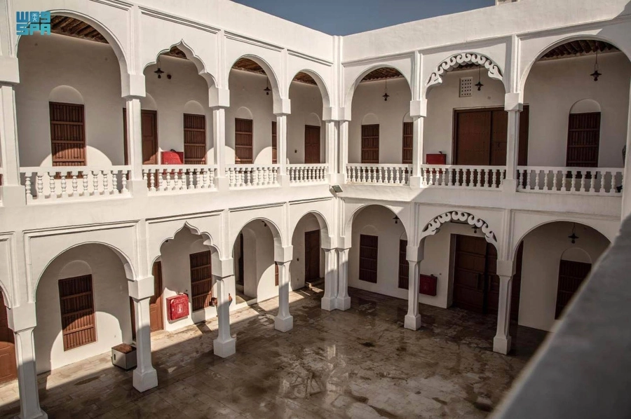 






مبنى المدرسة الأميرية                        (مكة)