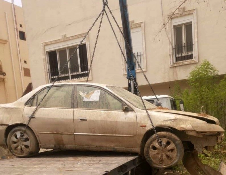 جانب من رفع السيارات          (مكة)