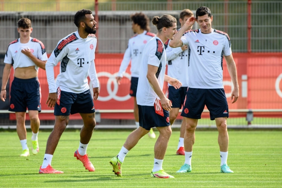 






بايرن ميونخ قبل المغادرة لمواجهة برشلونة