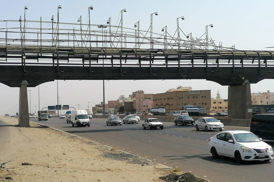 جسر الروابي المتهالك                                                          (أنس الحارثي)