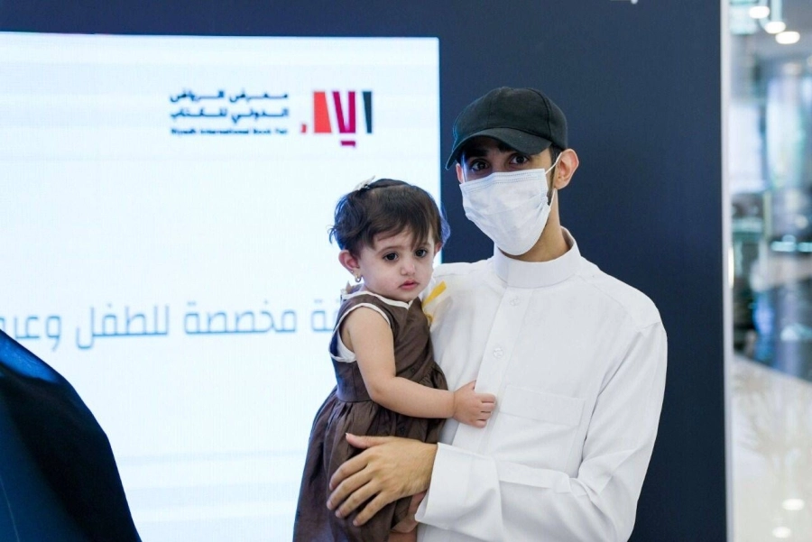 الزوار من معرض الكتاب