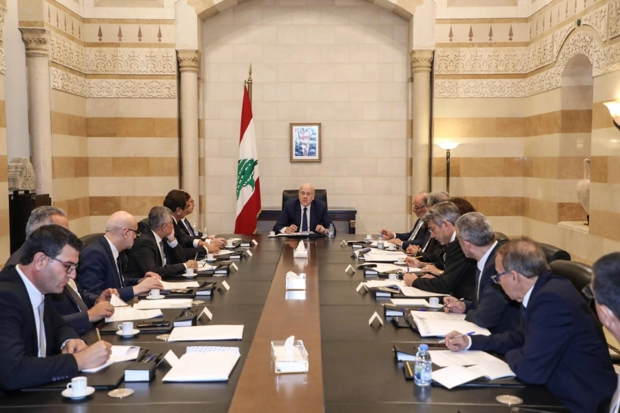 






أول اجتماع للحكومة اللبنانية الجديدة
