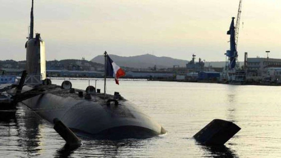 






إحدى الغواصات الفرنسية                                                 (مكة)