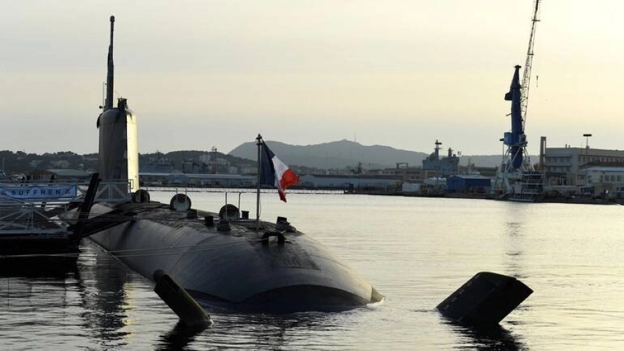 






إحدى الغواصات الفرنسية                          (مكة)