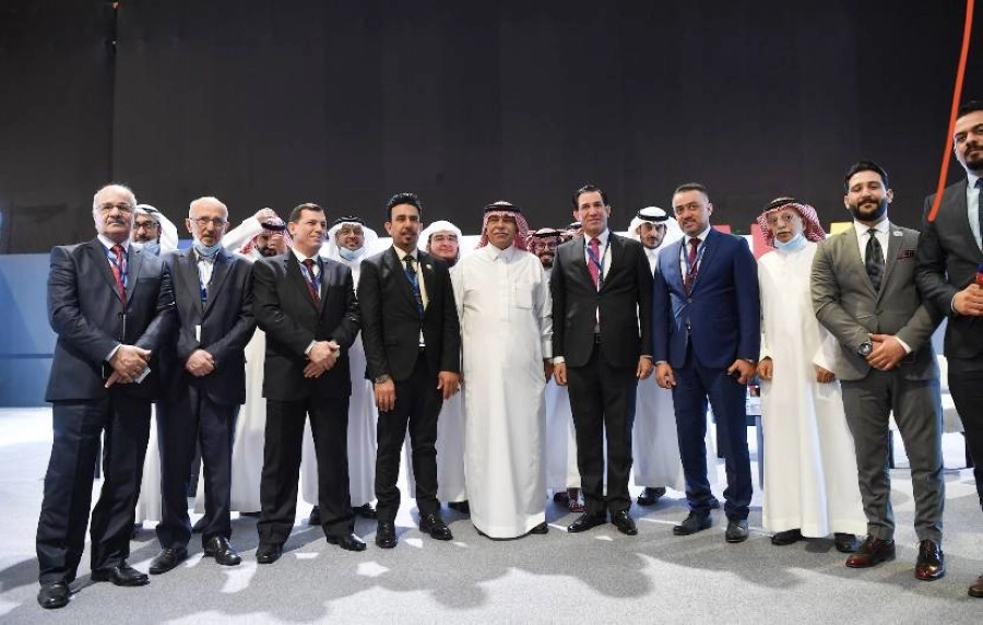 وزير الإعلام المكلّف يزور معرض الرياض الدولي للكتاب ويشيد بالثقافة العراقية